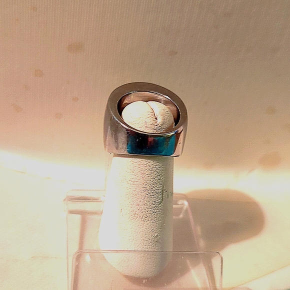 Large Green stone ring - Picture 3 of 4